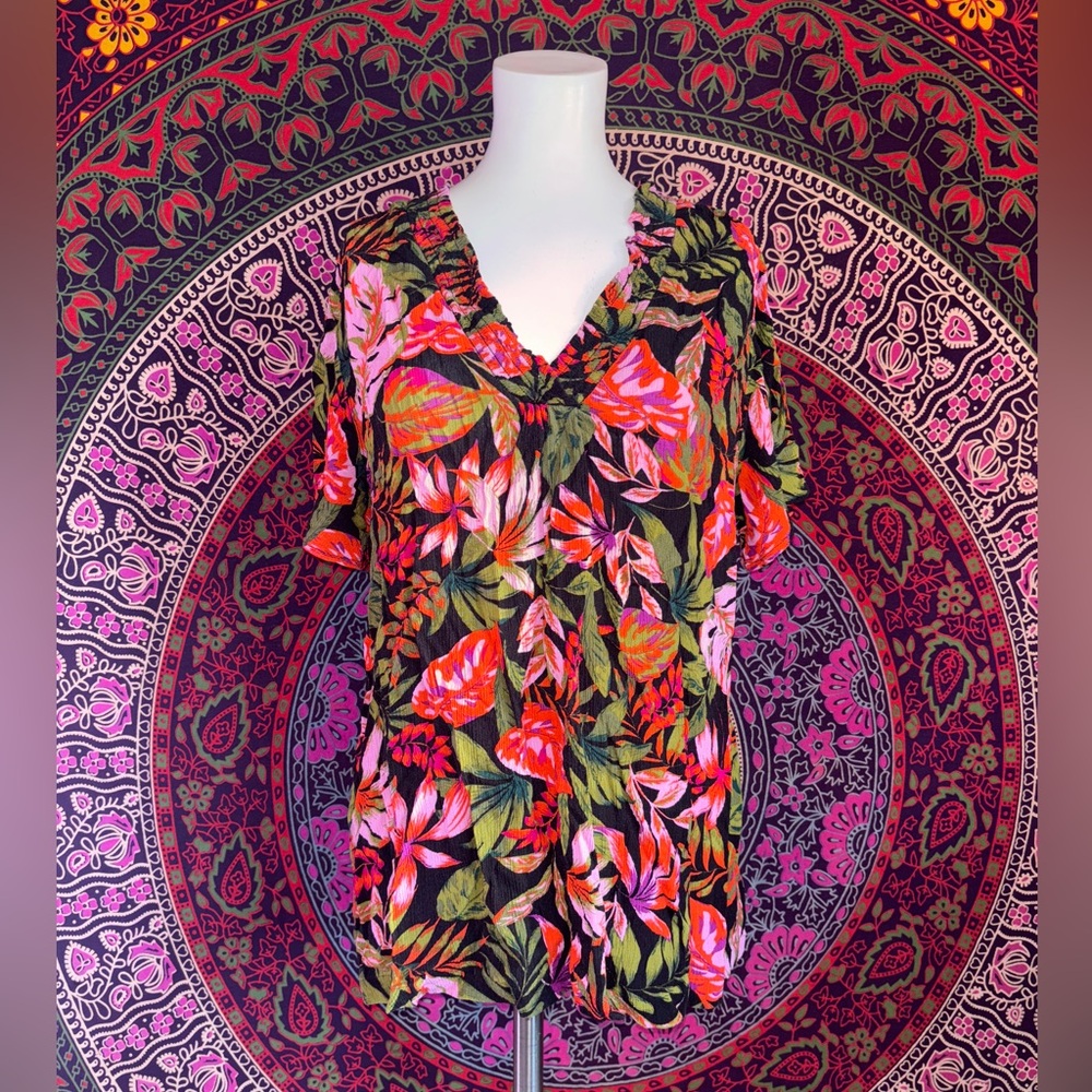 Terra & Sky Floral V Neck Loose Fit T-Shirt Women’s Plus Size 0X/14W